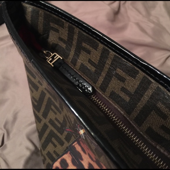 💠RARE FENDI TOTE💠 - Picture 5 of 9